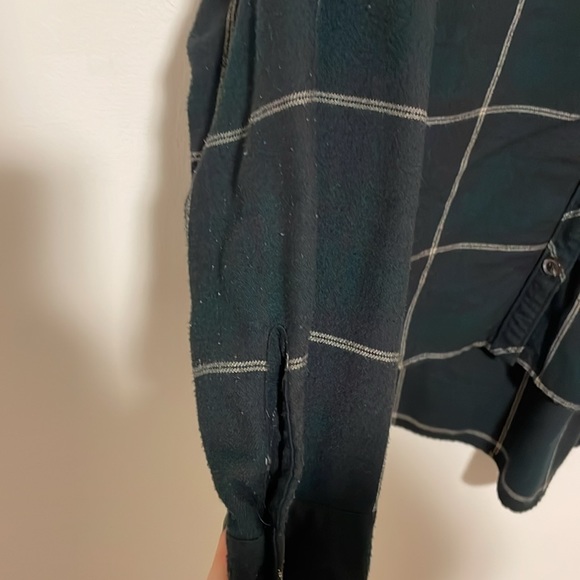 Wild Fable Size Medium Forest Green & White Plaid Flannel w/ pockets - Picture 5 of 9